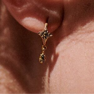 Sézane 🇫🇷  Valentine Mini Hoop Earrings NEW in BOX